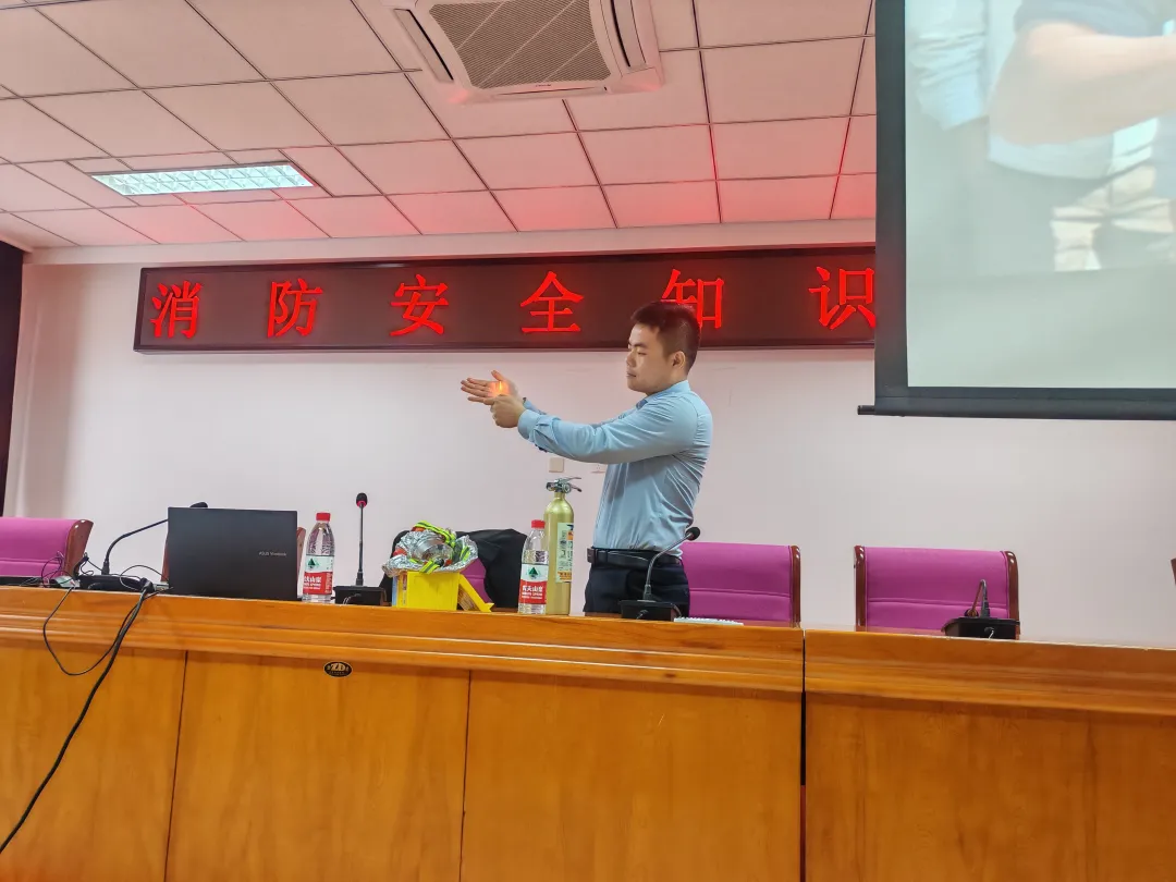 消防之責(zé)重于山，防火之心不可閑